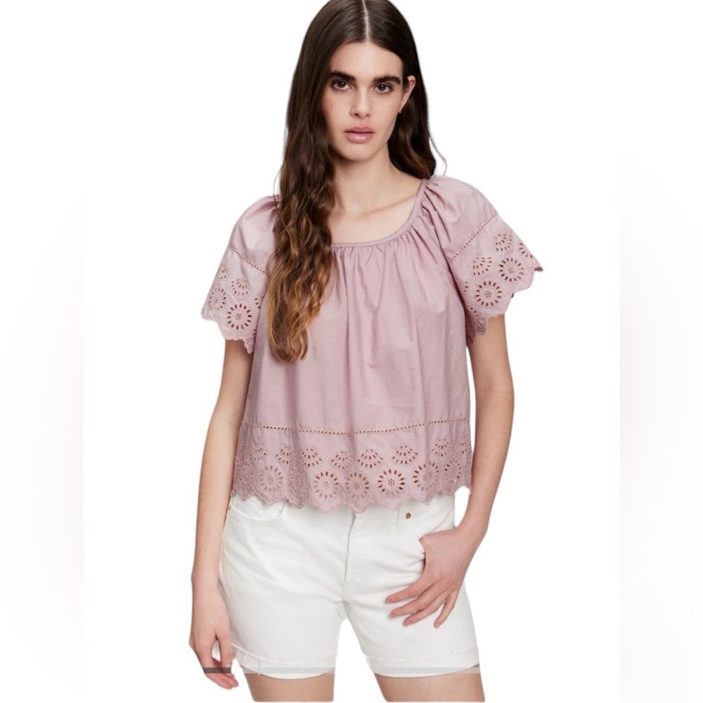 GAP Eyelet Flutter Sleeve Top Size XSMALL‎